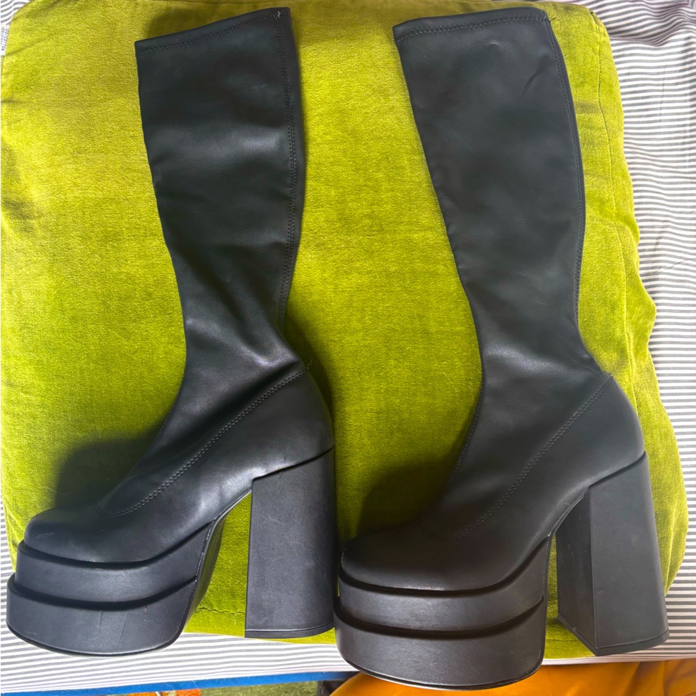 Steve Madden Cypress Platform Boot - size 7.5